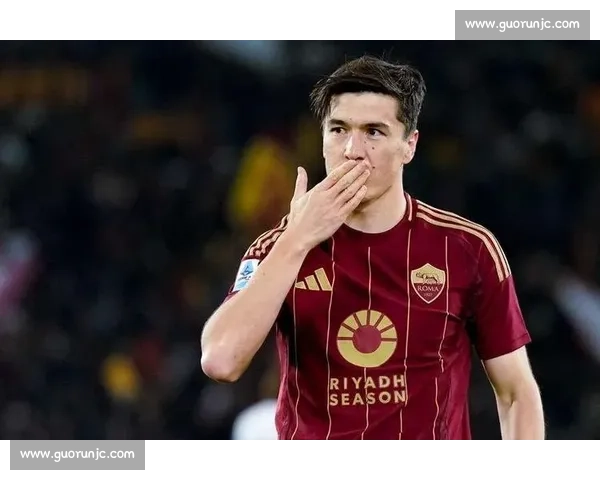 罗马前锋肖穆罗多夫接近加盟巴萨克赛尔，转会费或达 800 万欧